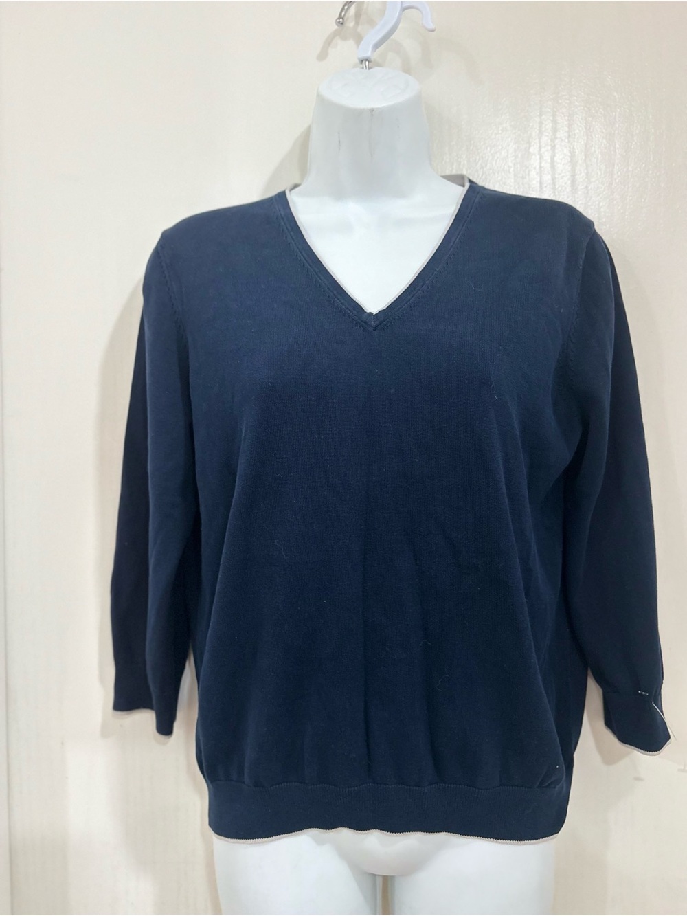 Brooks Brothers Classic V-Neck Women's Sweater - Navy